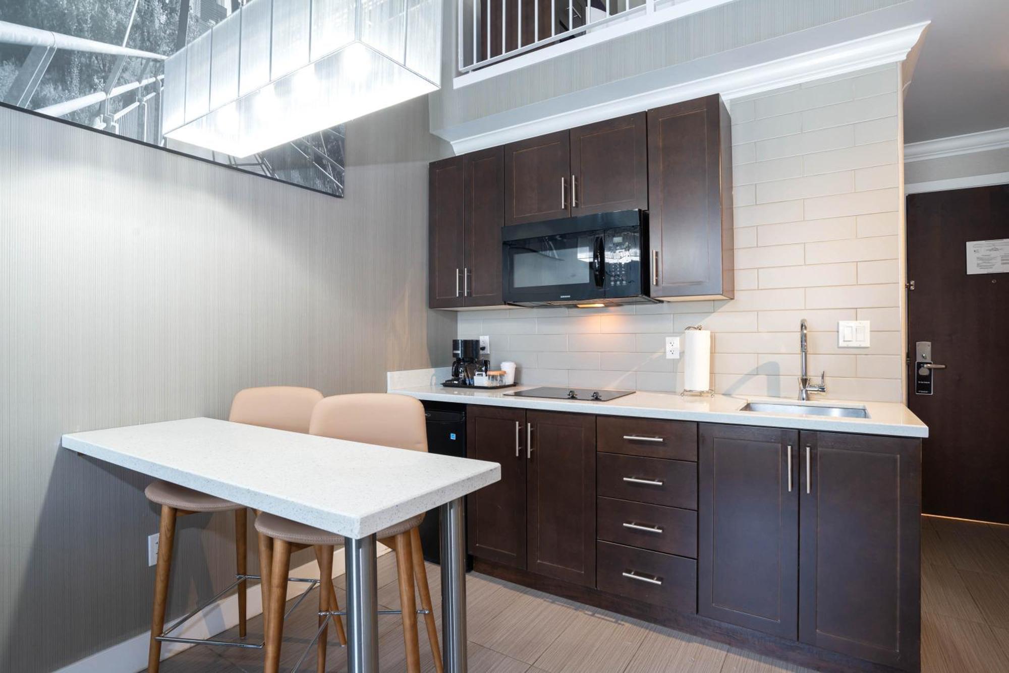 Sandman Hotel & Suites Calgary South Buitenkant foto