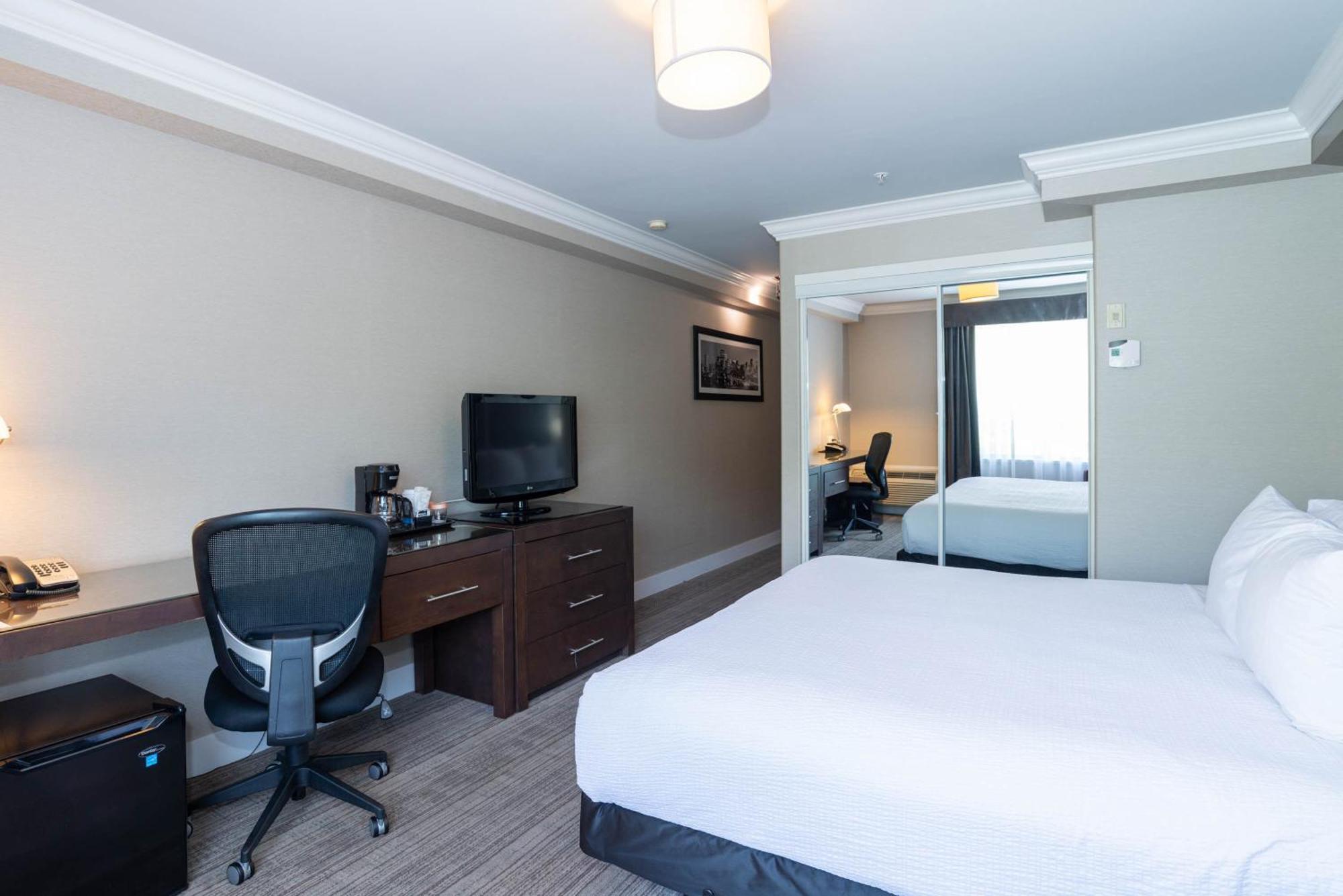 Sandman Hotel & Suites Calgary South Buitenkant foto