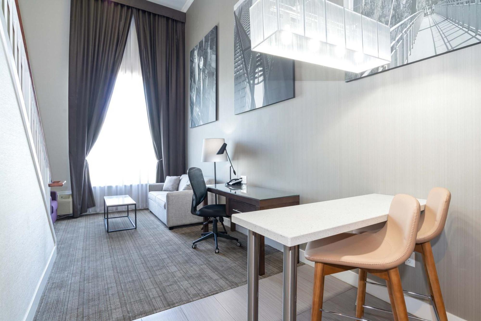Sandman Hotel & Suites Calgary South Buitenkant foto
