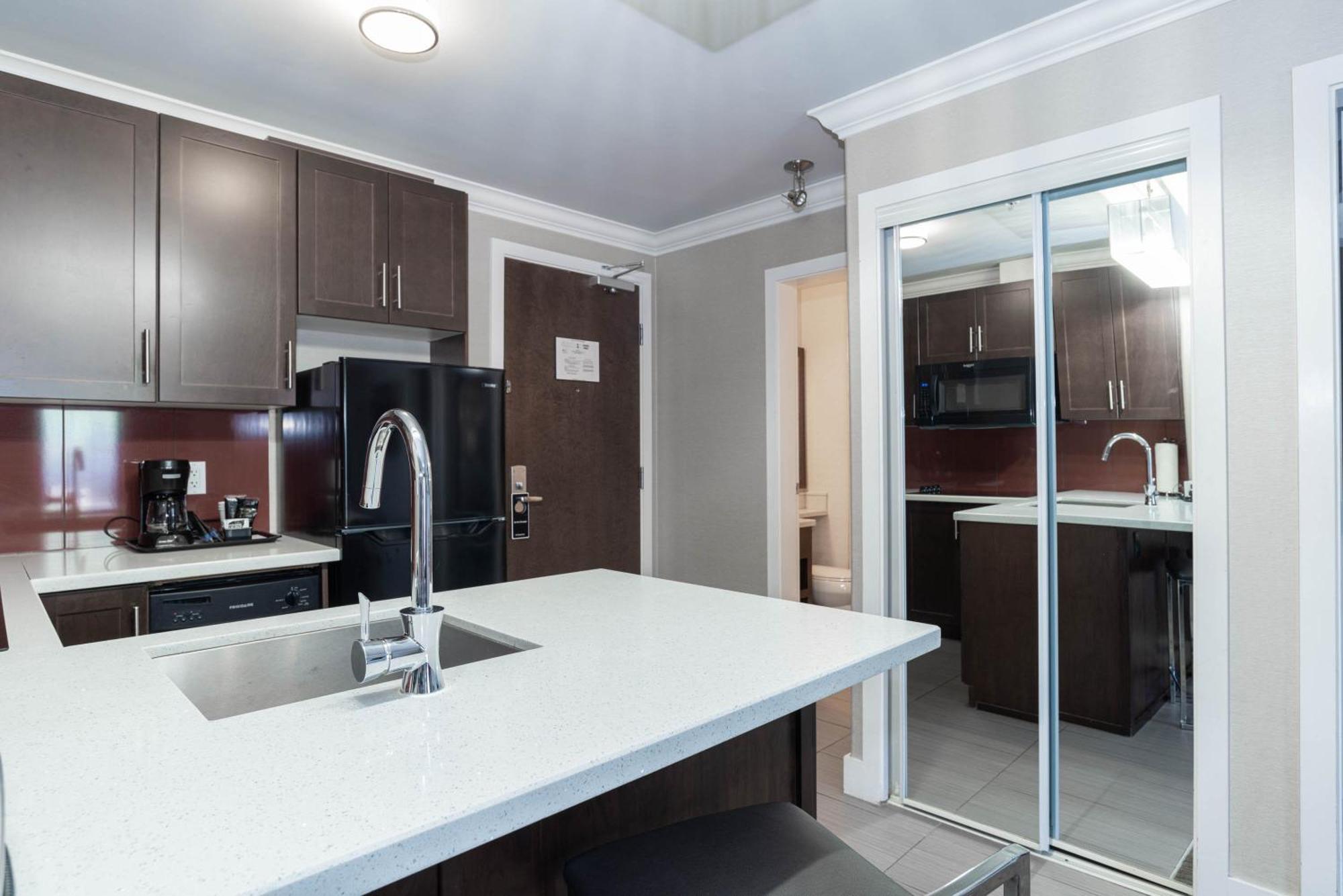 Sandman Hotel & Suites Calgary South Buitenkant foto