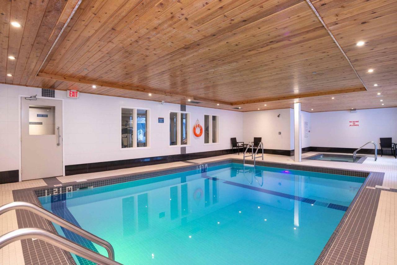 Sandman Hotel & Suites Calgary South Buitenkant foto